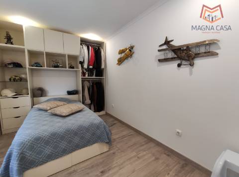 Luxuosa Quinta T3 com piscina e amplo terreno em Terrugem, Sintra - O seu refúgio perfeito.