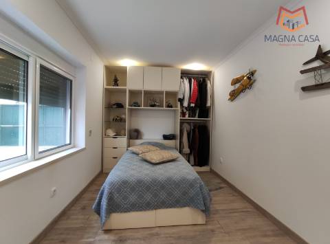 Luxuosa Quinta T3 com piscina e amplo terreno em Terrugem, Sintra - O seu refúgio perfeito.