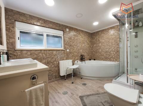 Luxuosa Quinta T3 com piscina e amplo terreno em Terrugem, Sintra - O seu refúgio perfeito.