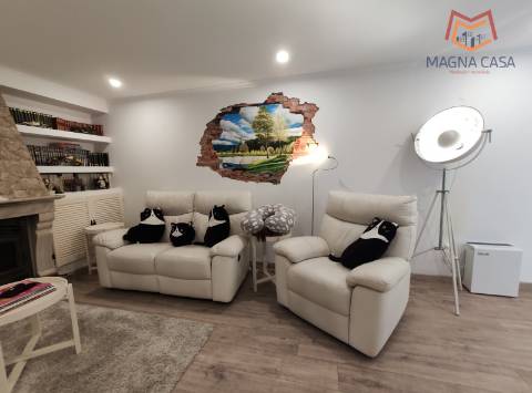 Luxuosa Quinta T3 com piscina e amplo terreno em Terrugem, Sintra - O seu refúgio perfeito.