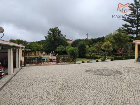Luxuosa Quinta T3 com piscina e amplo terreno em Terrugem, Sintra - O seu refúgio perfeito.