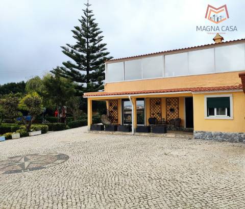Luxuosa Quinta T3 com piscina e amplo terreno em Terrugem, Sintra - O seu refúgio perfeito.