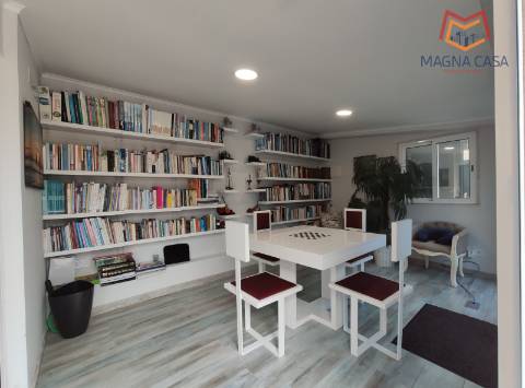 Luxuosa Quinta T3 com piscina e amplo terreno em Terrugem, Sintra - O seu refúgio perfeito.