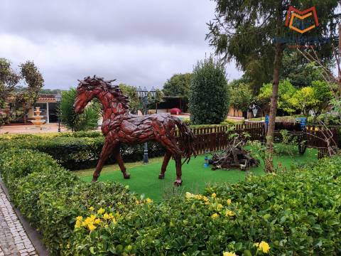 Luxuosa Quinta T3 com piscina e amplo terreno em Terrugem, Sintra - O seu refúgio perfeito.