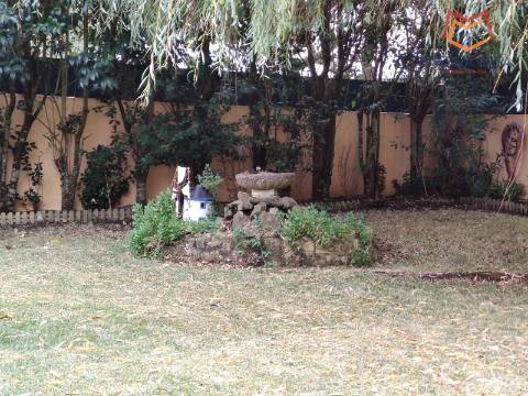 Luxuosa Quinta T3 com piscina e amplo terreno em Terrugem, Sintra - O seu refúgio perfeito.