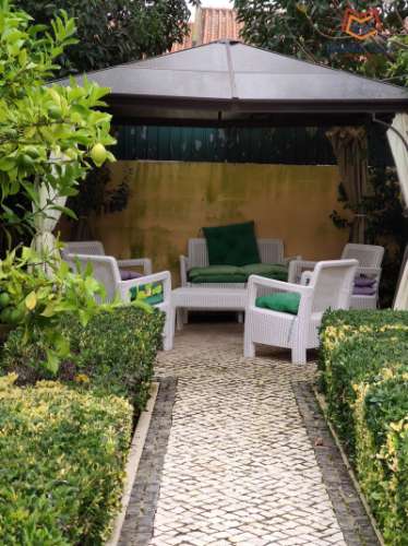 Luxuosa Quinta T3 com piscina e amplo terreno em Terrugem, Sintra - O seu refúgio perfeito.