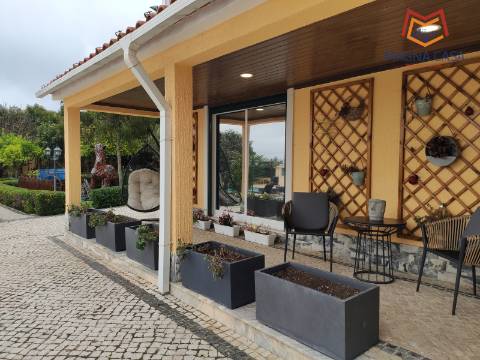 Luxuosa Quinta T3 com piscina e amplo terreno em Terrugem, Sintra - O seu refúgio perfeito.