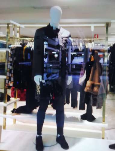 Loja no Centro Comercial das Palmeiras em Oeiras