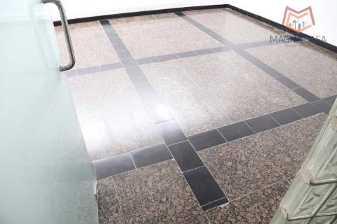 Loja à Morais Soares, Lisboa