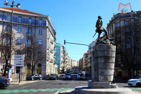 Loja à Morais Soares, Lisboa