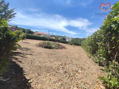 Moradia T5 com 2 pisos, com garagem e logradouro localizada em Souto Maior, Sabrosa