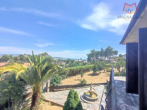 Moradia T5 com 2 pisos, com garagem e logradouro localizada em Souto Maior, Sabrosa