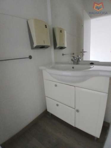 Loja calçada Carriche, Lumiar, Lisboa