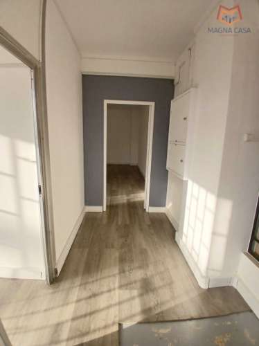 Loja calçada Carriche, Lumiar, Lisboa