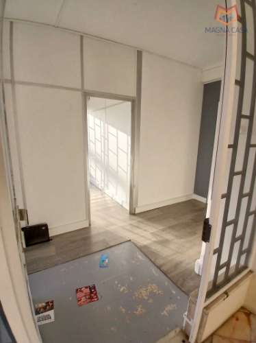 Loja calçada Carriche, Lumiar, Lisboa