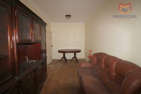 Apartamento T3 para Renovação Total em Rio de Mouro, Sintra