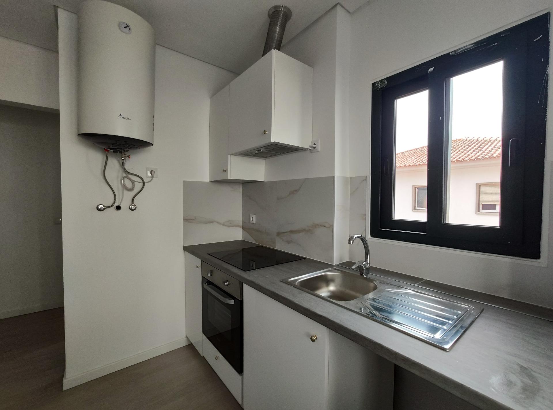 APARTAMENTO T2 (3 ASSOALHADAS) PARA ARRENDAMENTO EM PAÇO DE ARCOS, OEIRAS.