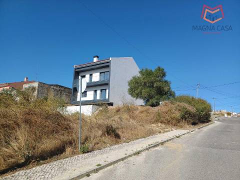 Terreno Urbano com Excelente Potencial de Valorização - Bairro Tranquilo e Familiar, Ramada - Odivelas