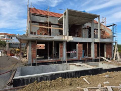 Moradias Independentes em Eco Condomínio Exclusivo. Refúgio Natural para Famílias com Propósito