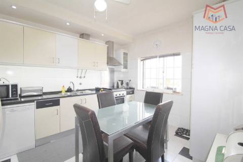 Moradia T4 (3+1) para venda em Corroios - Seixal - Setúbal