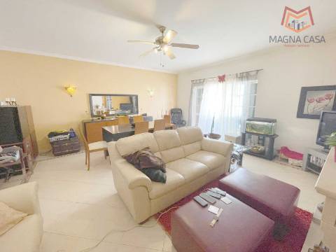 Moradia T4 (3+1) para venda em Corroios - Seixal - Setúbal