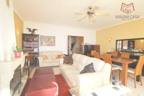 Moradia T4 (3+1) para venda em Corroios - Seixal - Setúbal