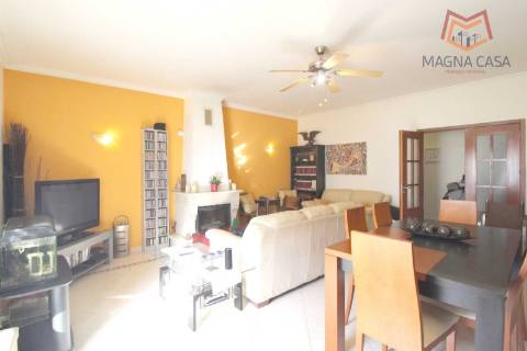 Moradia T4 (3+1) para venda em Corroios - Seixal - Setúbal