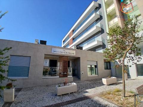 loja Comercial, Camarate, Loures