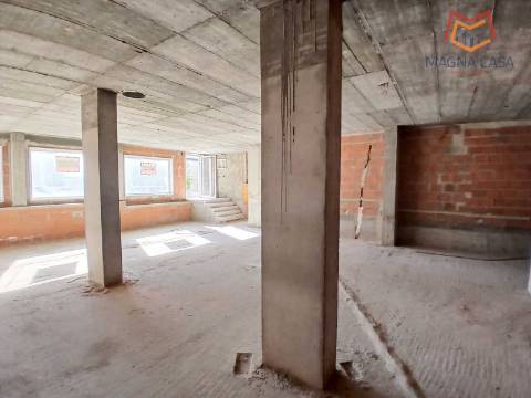 loja Comercial, Camarate, Loures