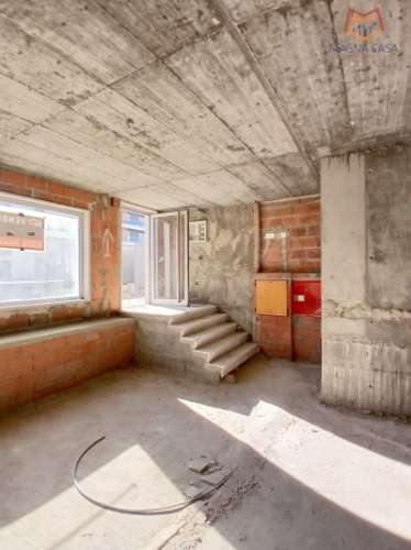 loja Comercial, Camarate, Loures