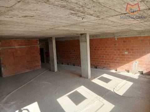 loja Comercial, Camarate, Loures