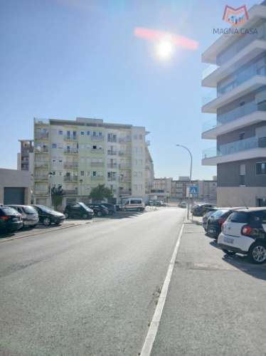 loja Comercial, Camarate, Loures