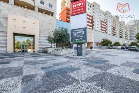 Arrendo T4, Torres Olivais II, Lisboa