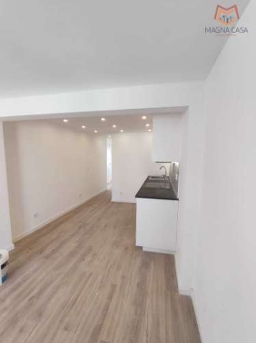 Apartamento T2, a estrear, todo remodelado, para venda em São João da Talha - Loures - Lisboa