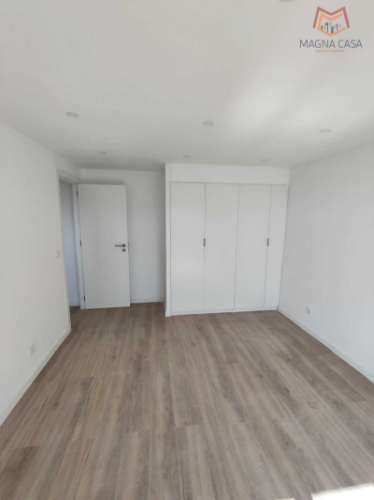 Apartamento T2, a estrear, todo remodelado, para venda em São João da Talha - Loures - Lisboa