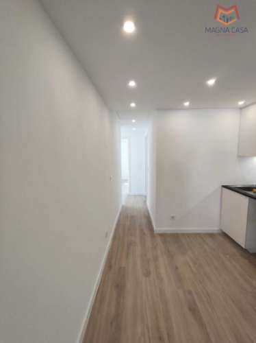 Apartamento T2, a estrear, todo remodelado, para venda em São João da Talha - Loures - Lisboa