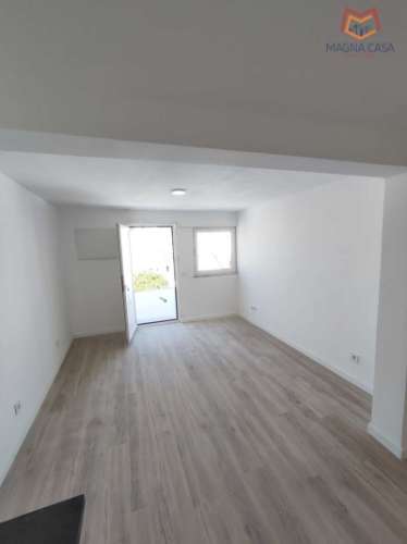Apartamento T2, a estrear, todo remodelado, para venda em São João da Talha - Loures - Lisboa