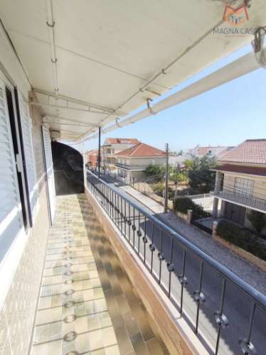 Apartamento T2, a estrear, todo remodelado, para venda em São João da Talha - Loures - Lisboa