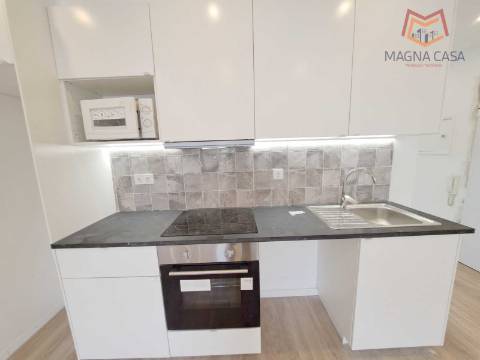 Apartamento T3, remodelado para venda em Agualva Cacém (junto ao Comboio) - Sintra - Lisboa