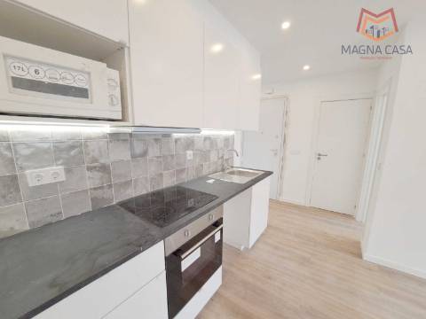 Apartamento T3, remodelado para venda em Agualva Cacém (junto ao Comboio) - Sintra - Lisboa