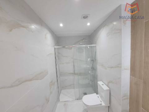 Apartamento T3, remodelado para venda em Agualva Cacém (junto ao Comboio) - Sintra - Lisboa