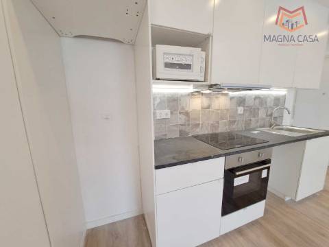 Apartamento T3, remodelado para venda em Agualva Cacém (junto ao Comboio) - Sintra - Lisboa