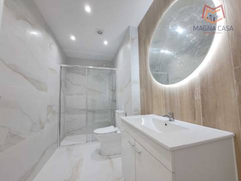 Apartamento T3, remodelado para venda em Agualva Cacém (junto ao Comboio) - Sintra - Lisboa