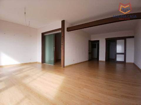 T1, Condomínio Mar da Torre, S J.Estoril