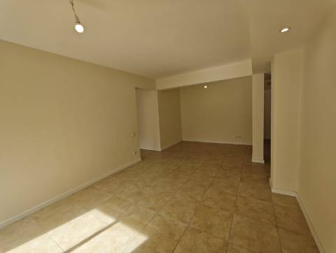 Oportunidade única de apartamento 3 assoalhadas na Tapada das Mercês - Algueirão-Mem Martins