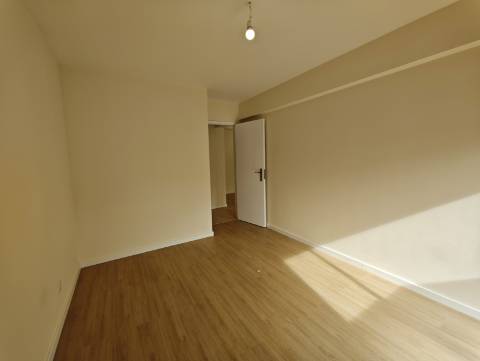 Oportunidade única de apartamento 3 assoalhadas na Tapada das Mercês - Algueirão-Mem Martins