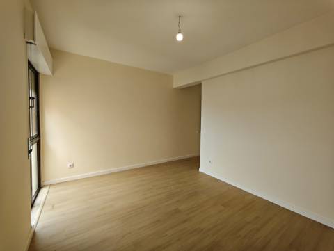 Oportunidade única de apartamento 3 assoalhadas na Tapada das Mercês - Algueirão-Mem Martins