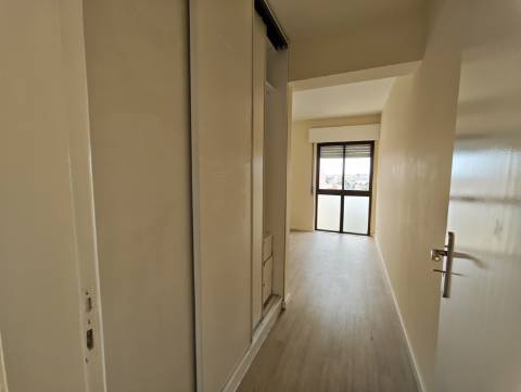 Oportunidade única de apartamento 3 assoalhadas na Tapada das Mercês - Algueirão-Mem Martins