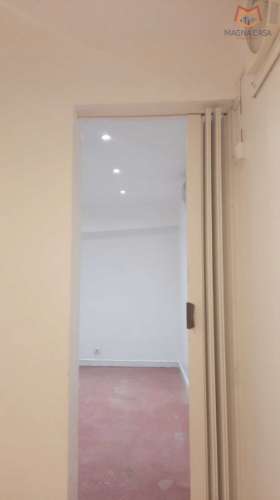 LOJA / ESPAÇO COMERCIAL (toda remodelada), Multifunções, em ótimo estado, para VENDA em ALGÈS - Lisboa, muito bem localizado