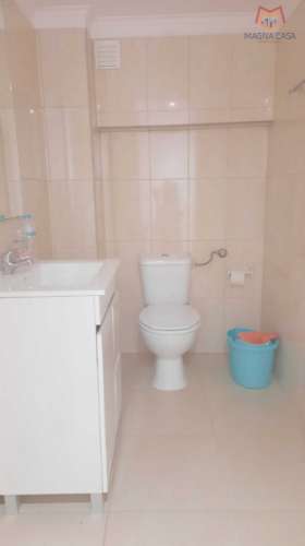 LOJA / ESPAÇO COMERCIAL (toda remodelada), Multifunções, em ótimo estado, para VENDA em ALGÈS - Lisboa, muito bem localizado